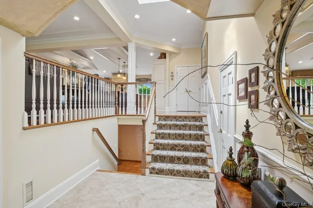 a view of entryway with a front door