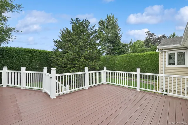 a view of deck and deck