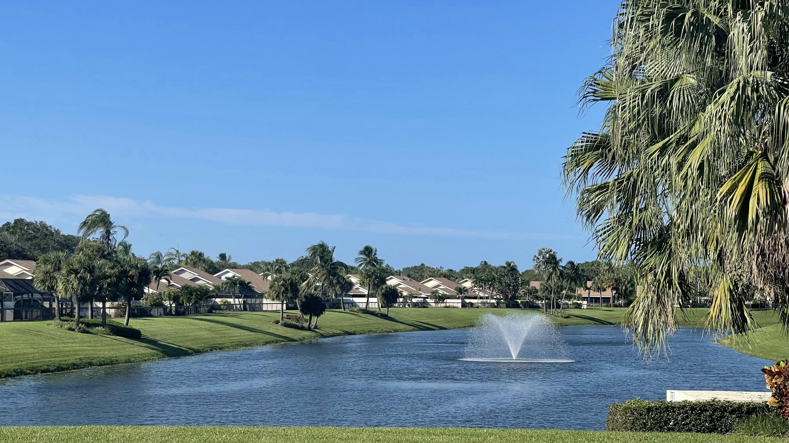 109 Harbourside Circle Jupiter, FL 33477 - Photo 2 of 4 a view of a lake