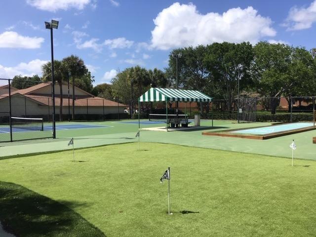 109 Harbourside Circle Jupiter, FL 33477 - Photo 4 of 4 a view of a basket ball ground