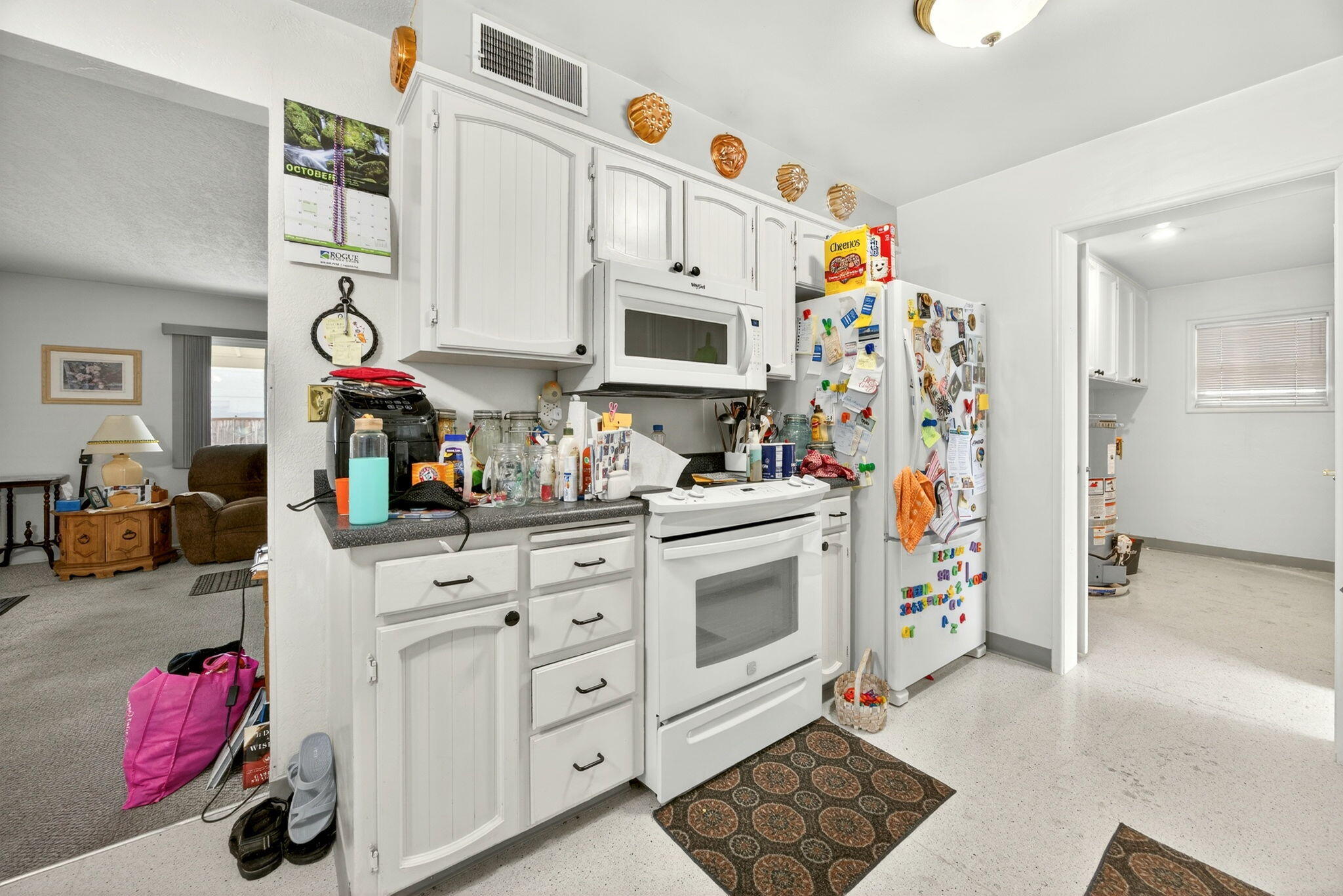 709 Lawnsdale Road Medford, OR 97504 - Photo 16 of 36 KItchen