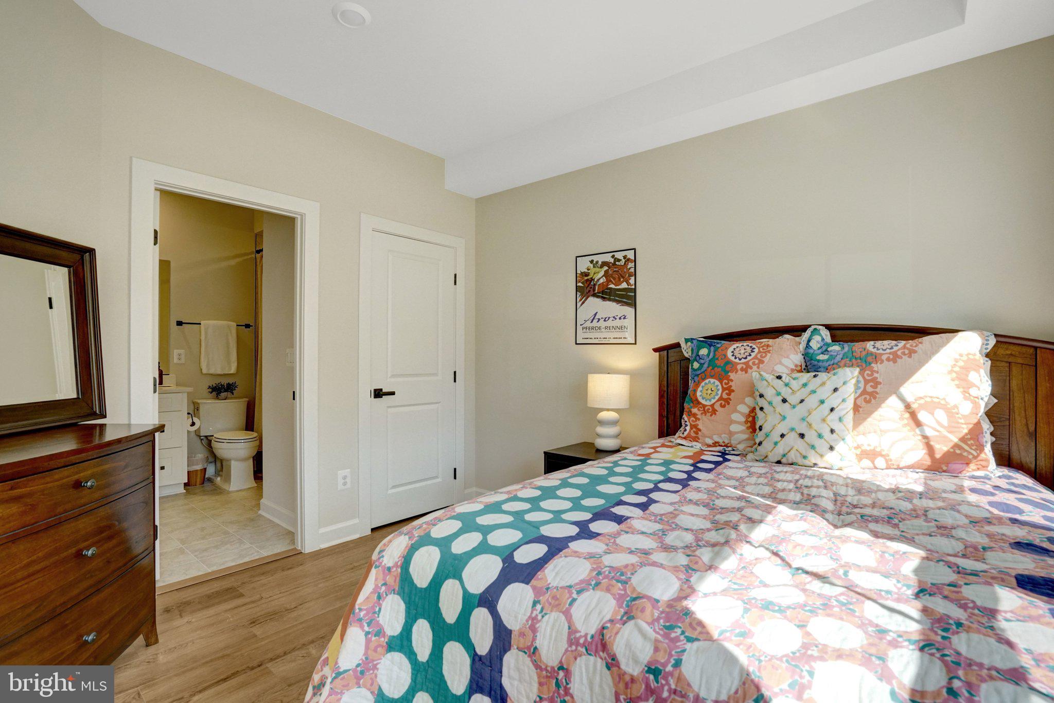 5369 8th Road South Arlington, VA 22204 - Photo 9 of 37 Bright and inviting bedroom retreat.