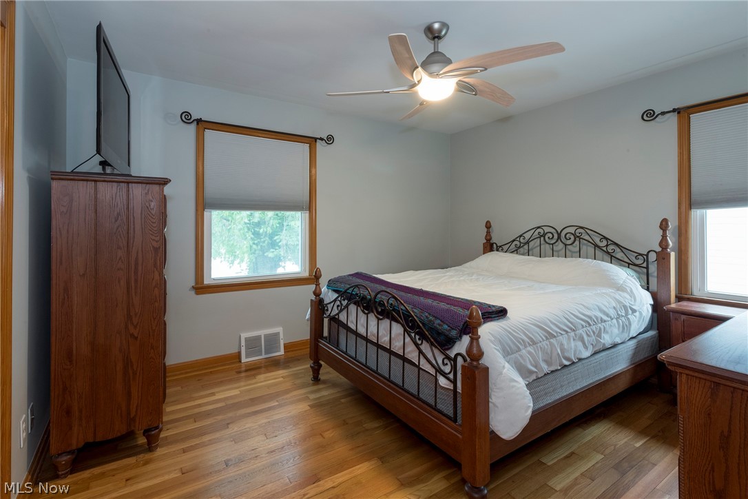 5042 North Barton Road Lyndhurst, OH 44124 - Photo 15 of 50