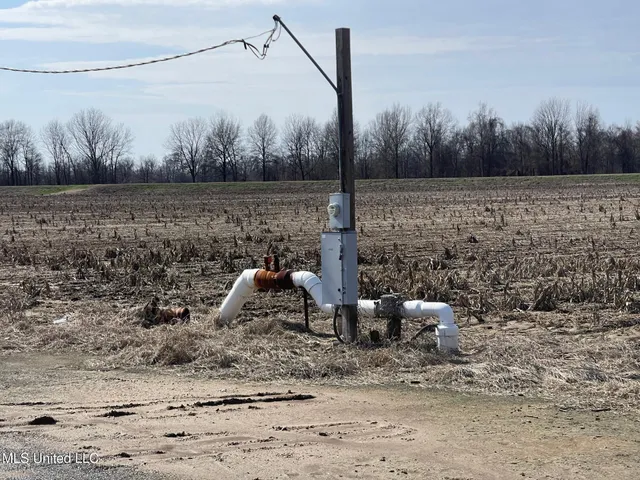 $530,915 | 540 County Road, Greenwood, MS 38930