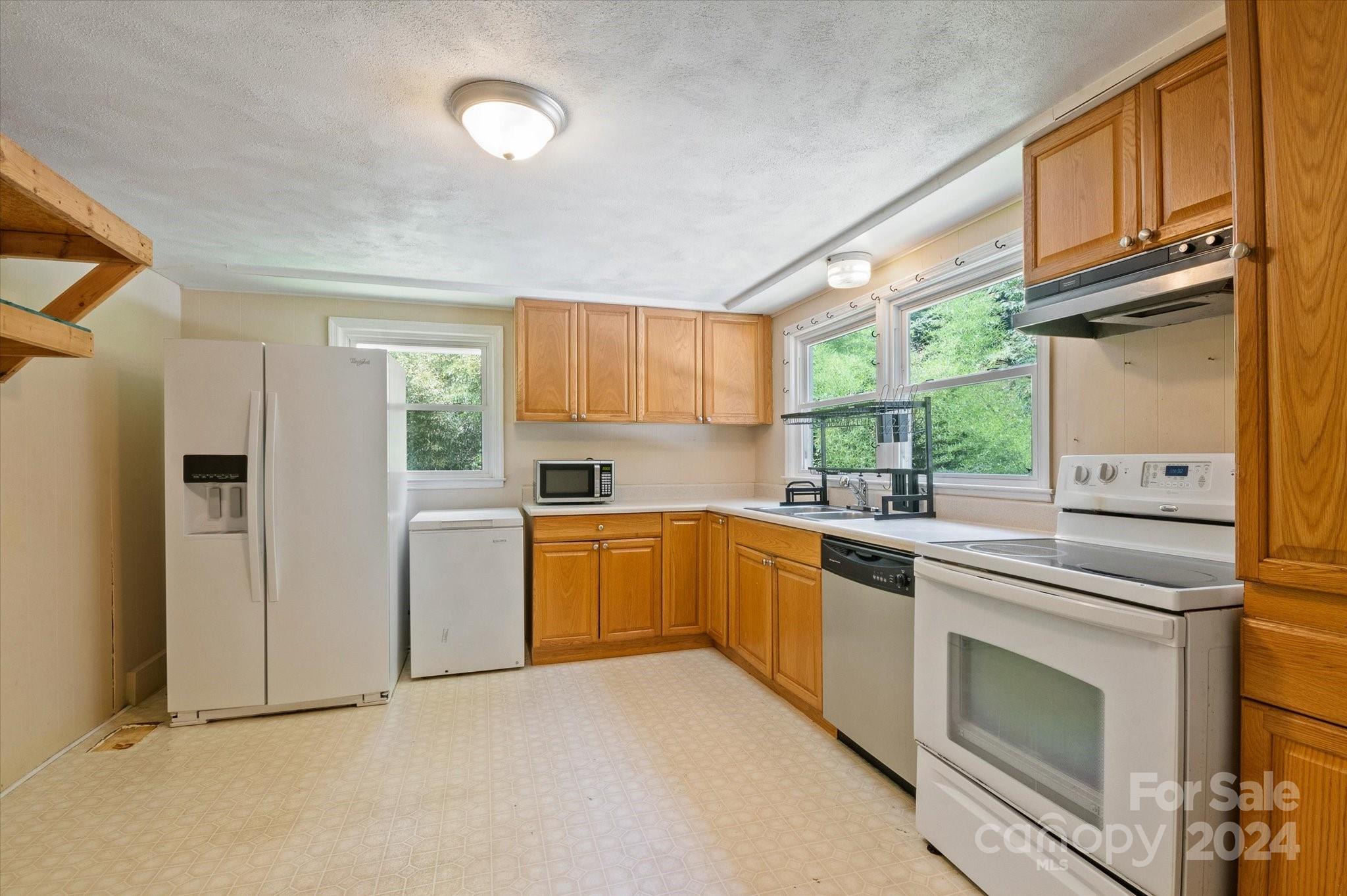 75 View Street Columbus, NC 28722 - Photo 15 of 24 Gallery Image 15