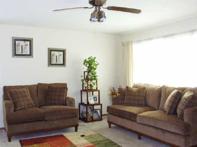 1585 Selkirk Road Columbus, OH 43227 - Photo 2 of 5 Gallery Image 2