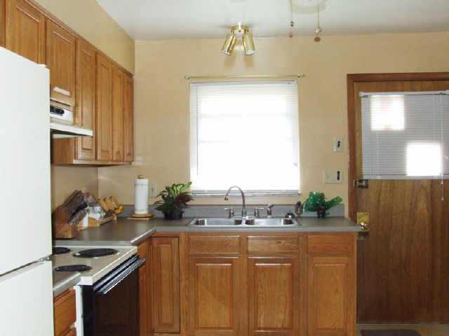 1585 Selkirk Road Columbus, OH 43227 - Photo 4 of 5 Gallery Image 4