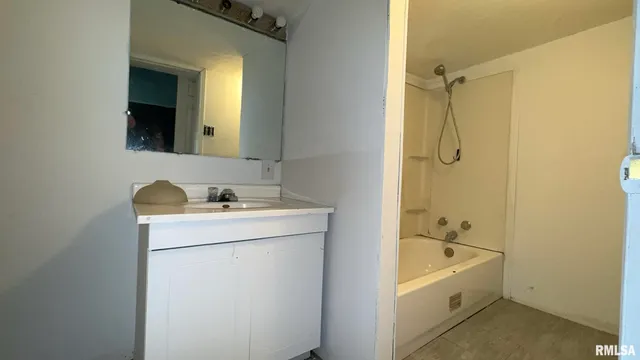 $55,000 | 215 McFall Street, Benton, IL 62812