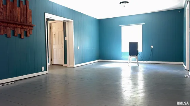 $55,000 | 215 McFall Street, Benton, IL 62812