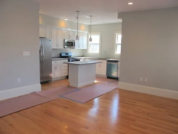 $4,600 | 15 Quincy Street, Unit 3, Somerville, MA 02143