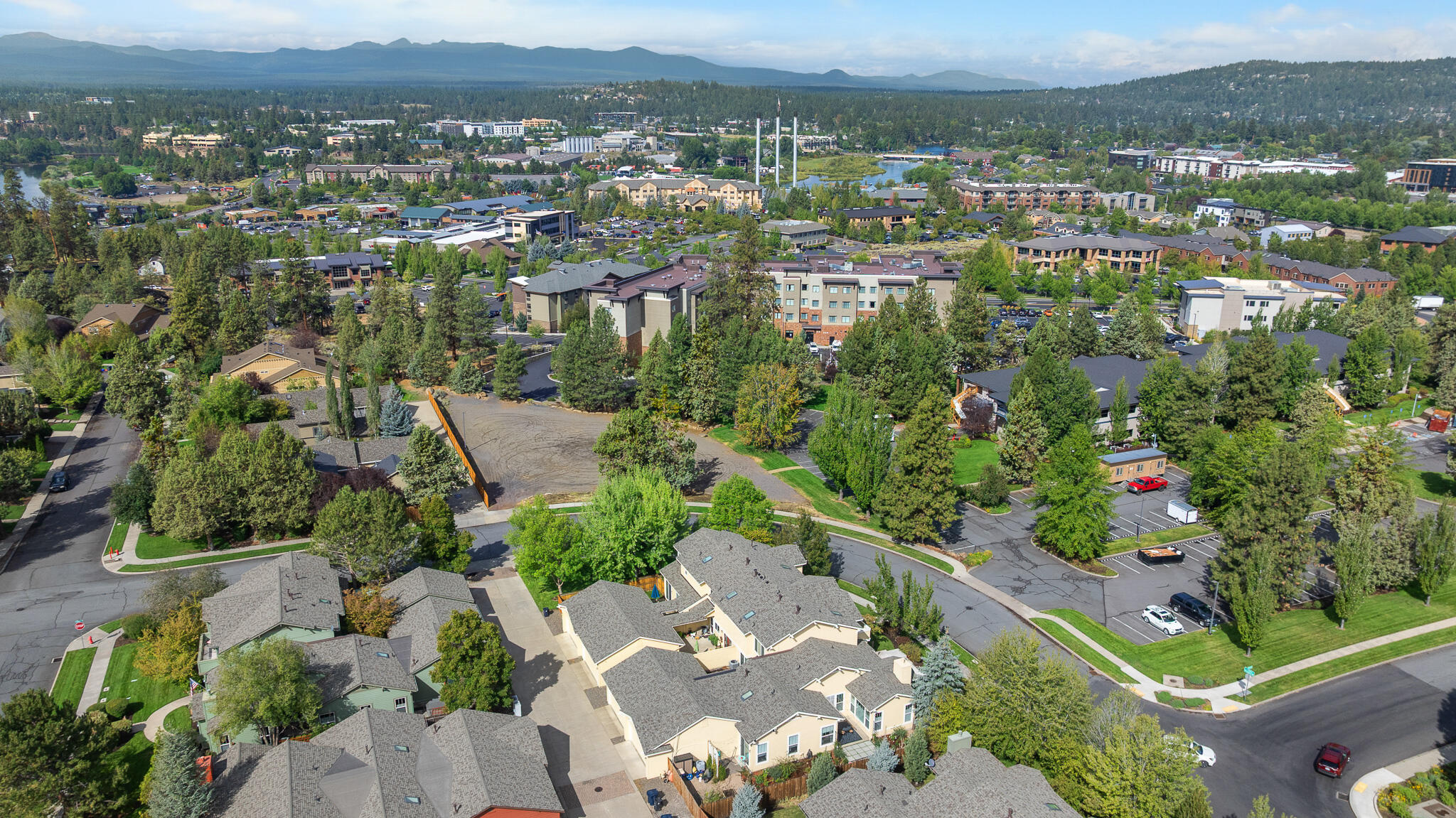 624 Southwest Hill Street Bend, OR 97702 - Photo 42 of 45 an aerial view of multiple house