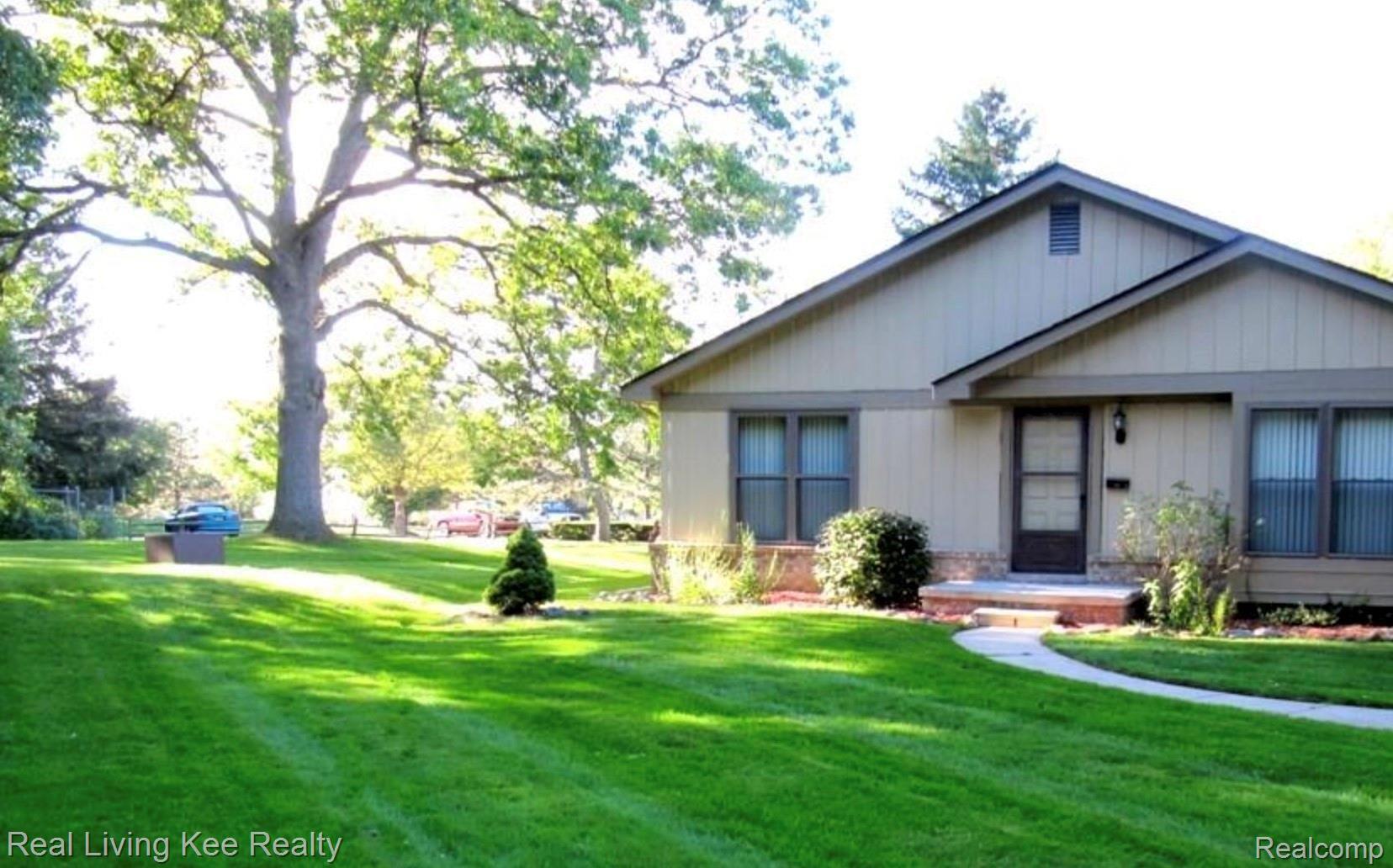 901 Lafayette Court, Unit 10 Rochester, MI 48307 - Photo 24 of 24 fullsizeoutput_d79.jpeg