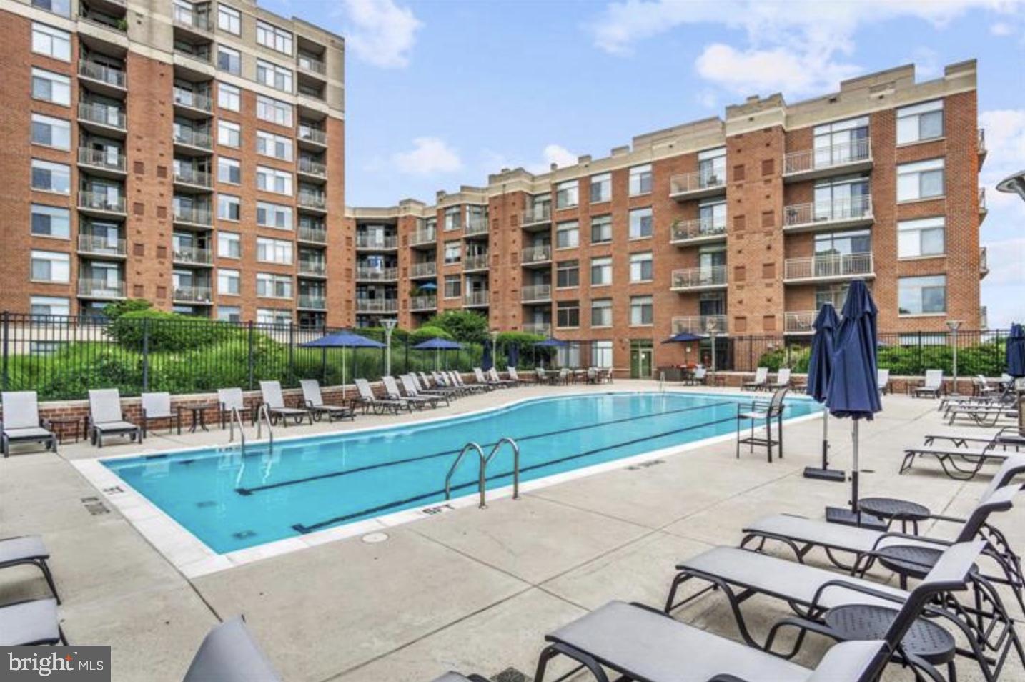 3650 South Glebe Road, Unit 642 Arlington, VA 22202 - Photo 31 of 36 Pool