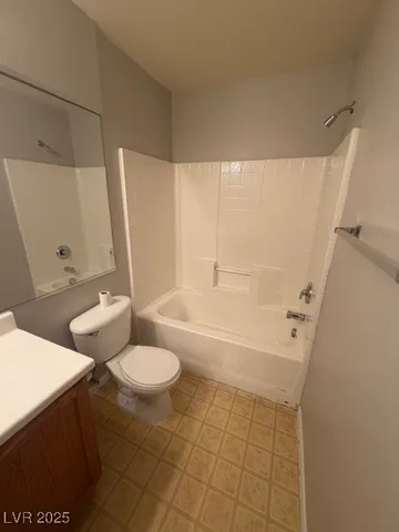 $2,000 | 720 East Caballo Hills Avenue, North Las Vegas, NV 89081