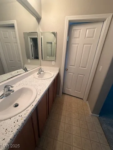 $2,000 | 720 East Caballo Hills Avenue, North Las Vegas, NV 89081