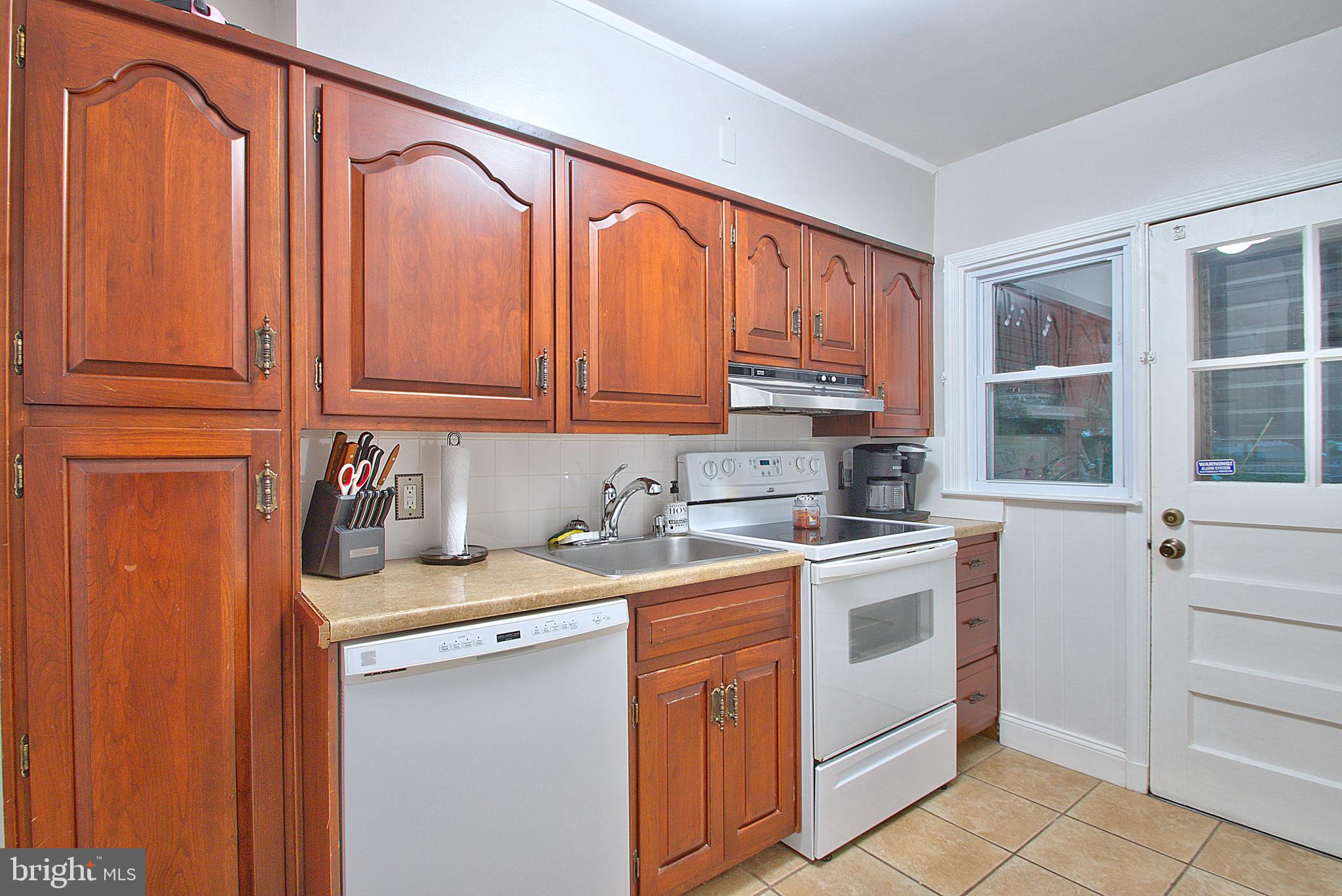 2828 Southbrook Road Baltimore, MD 21222 - Photo 8 of 20