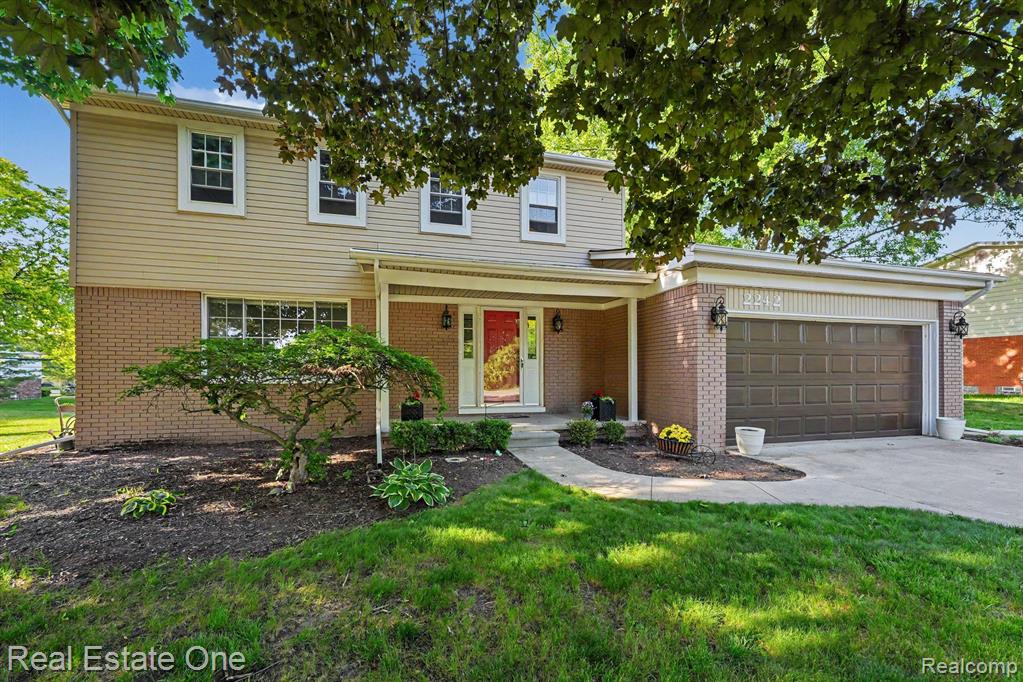 2242 West Wattles Road Troy, MI 48098 - Photo 1 of 30