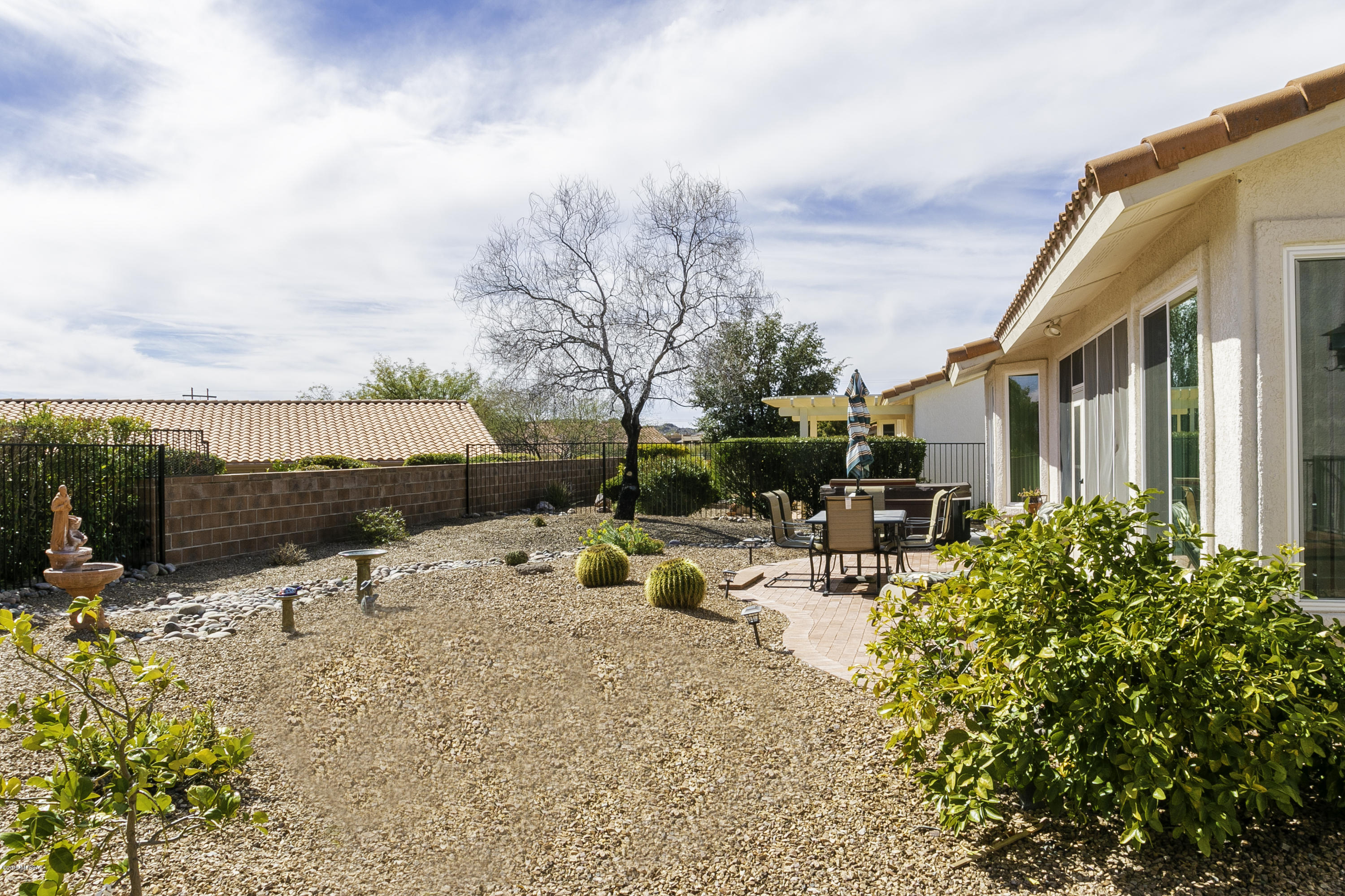 868 East Royal Ridge Drive Oro Valley, AZ 85755 - Photo 2 of 19