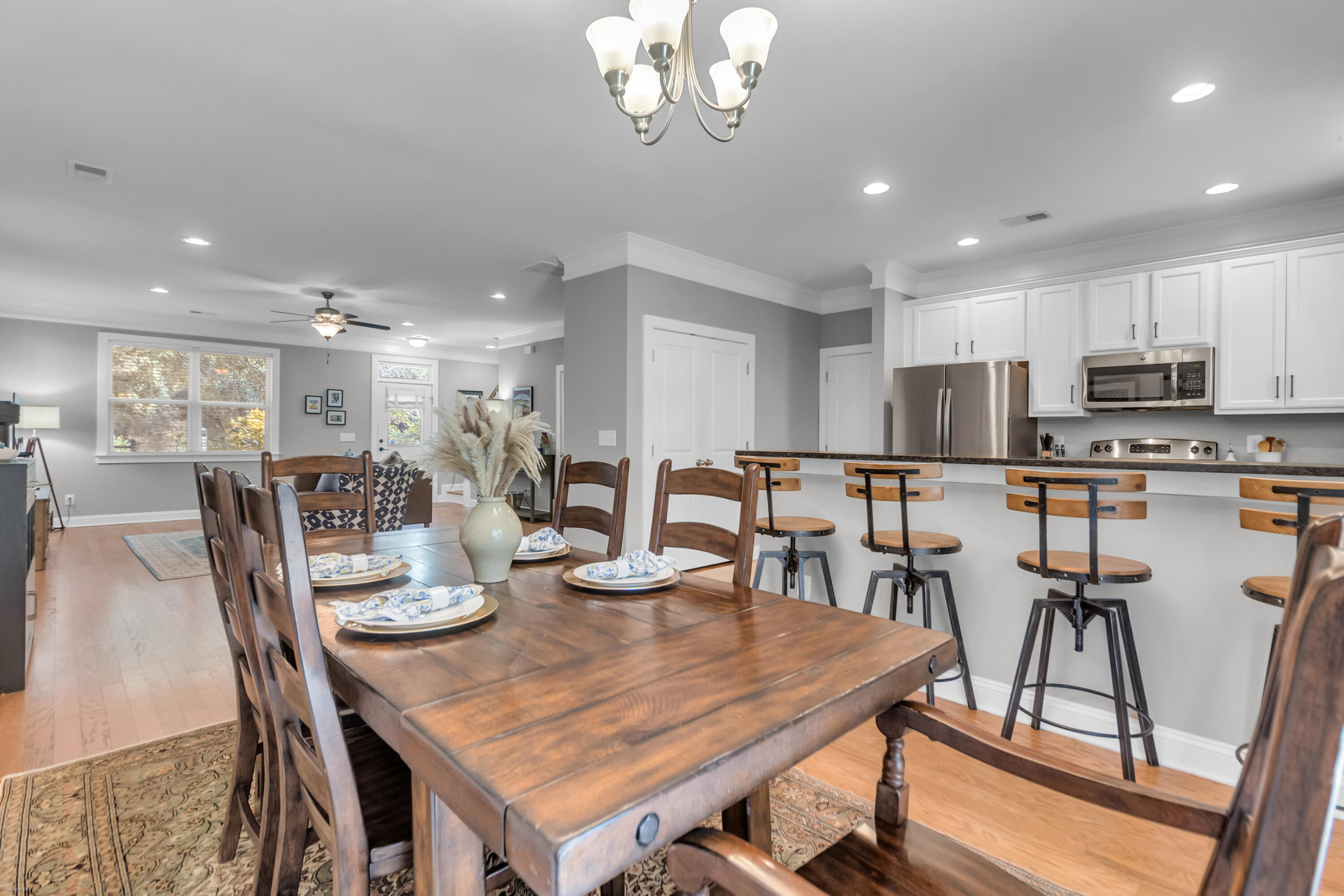 949 Dills Bluff Road Charleston, SC 29412 - Photo 12 of 40 Great Entertaining Space