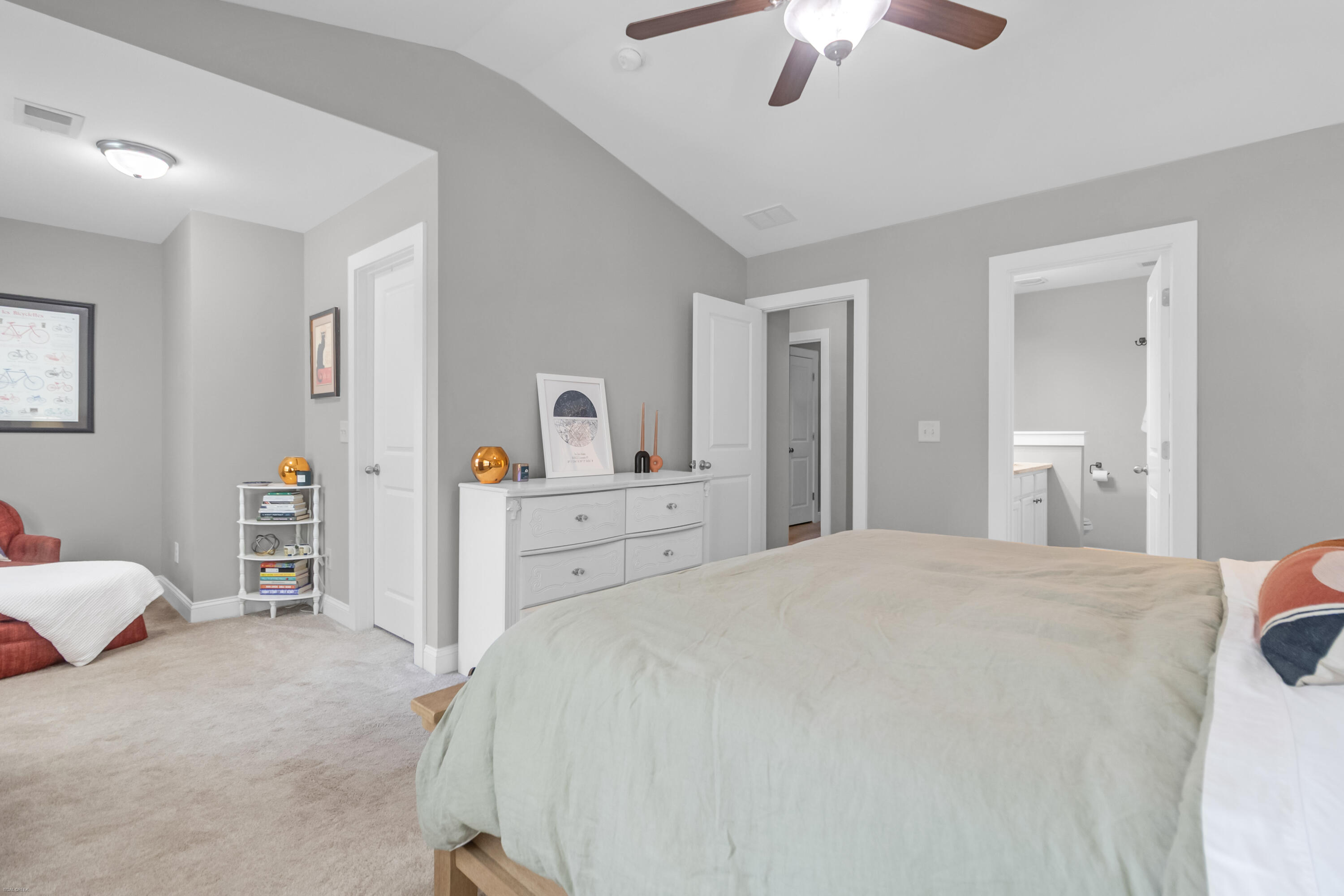 949 Dills Bluff Road Charleston, SC 29412 - Photo 20 of 40 Large Main Bedroom