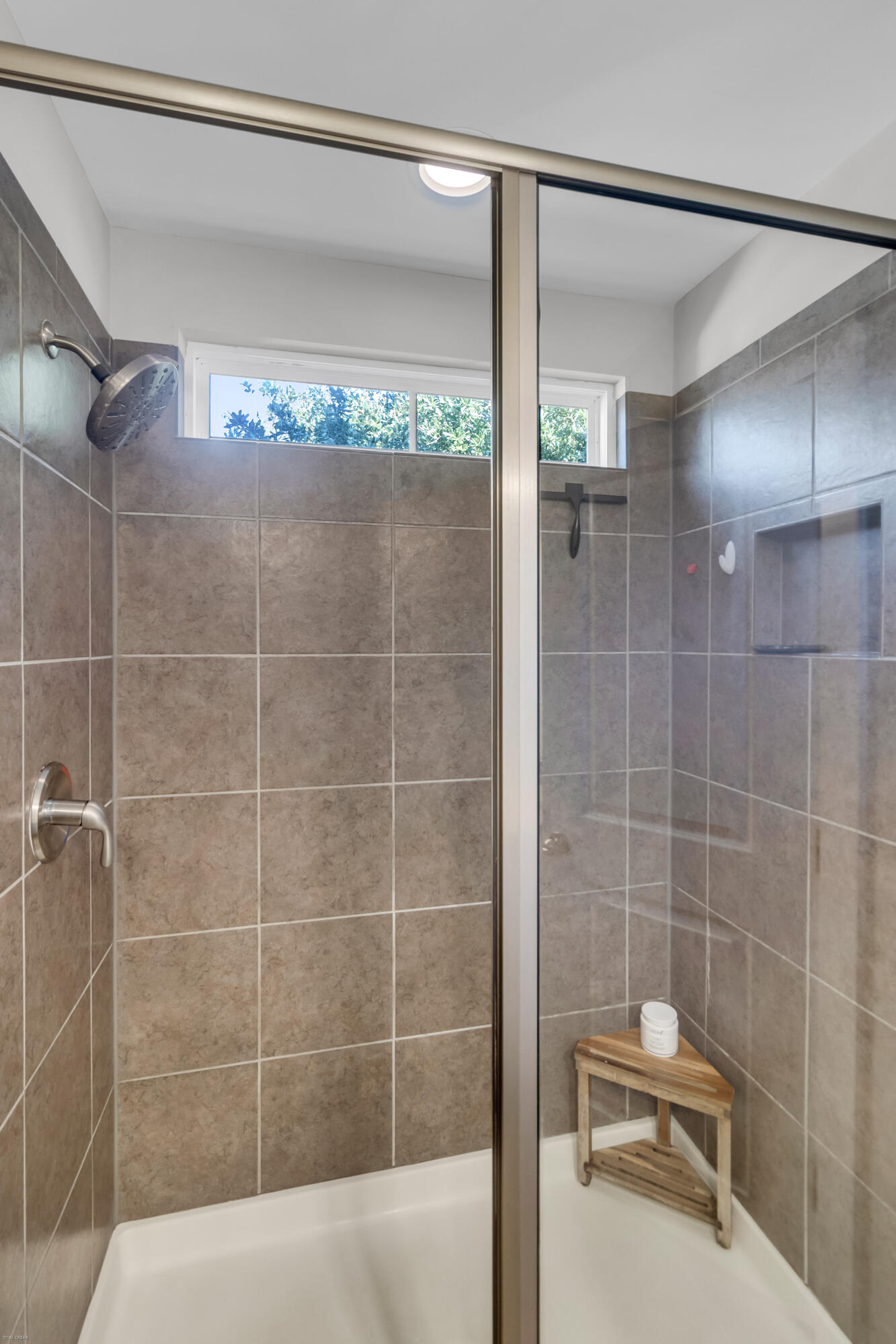 949 Dills Bluff Road Charleston, SC 29412 - Photo 23 of 40 Main Bathroom