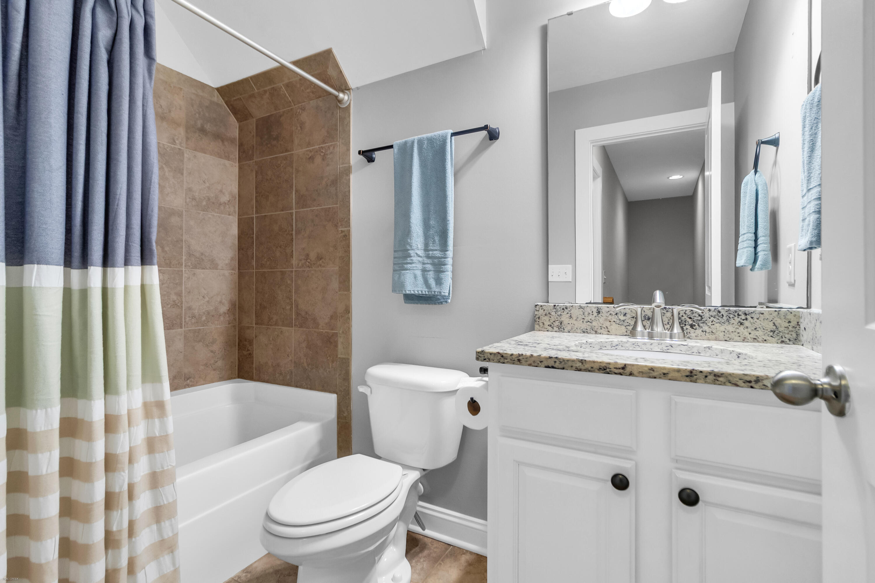 949 Dills Bluff Road Charleston, SC 29412 - Photo 30 of 40 Guest Bath