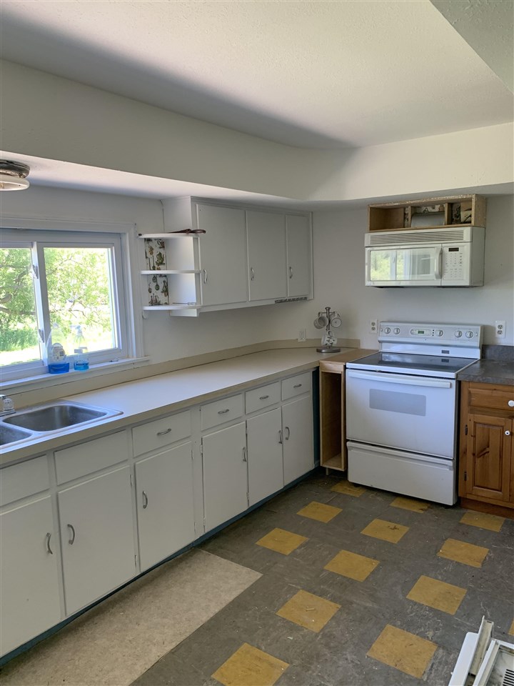 9013 North Vandecar Road Farwell, MI 48622 - Photo 8 of 18 1889935-7.JPG