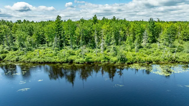 $320,000 | 7 9th, Ellsworth, ME 04605