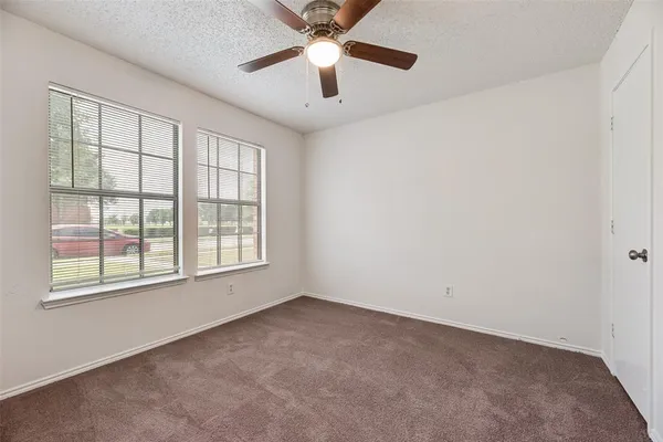 $289,999 | 2938 Marquis Lane, Lancaster, TX 75134