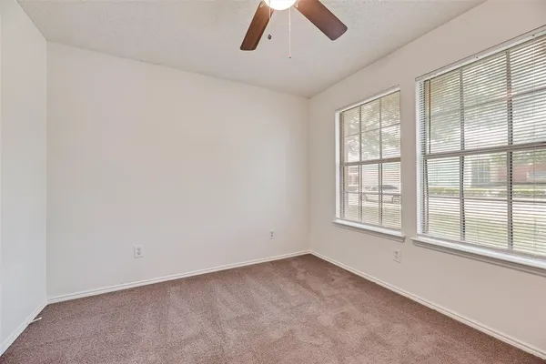 $289,999 | 2938 Marquis Lane, Lancaster, TX 75134