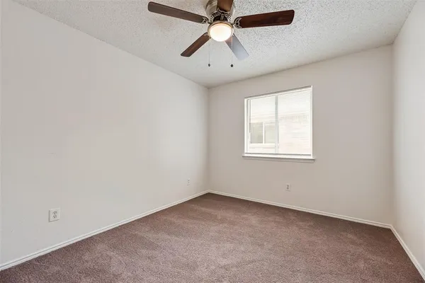 $289,999 | 2938 Marquis Lane, Lancaster, TX 75134