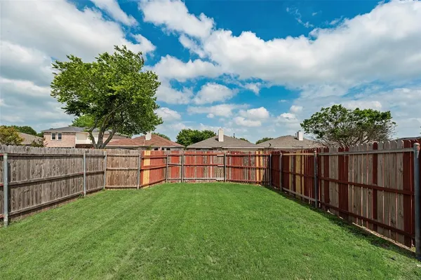 $289,999 | 2938 Marquis Lane, Lancaster, TX 75134