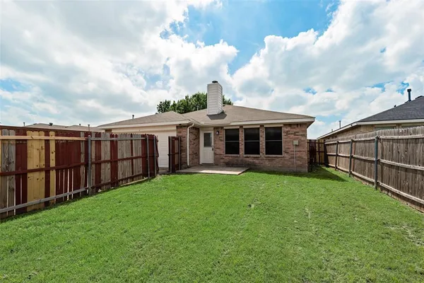 $289,999 | 2938 Marquis Lane, Lancaster, TX 75134