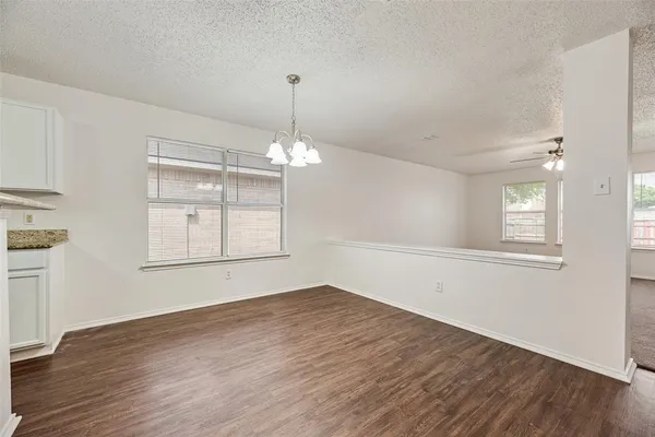 $289,999 | 2938 Marquis Lane, Lancaster, TX 75134