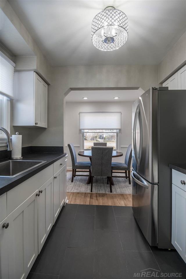 2611 Rochester Road Royal Oak, MI 48073 - Photo 17 of 27