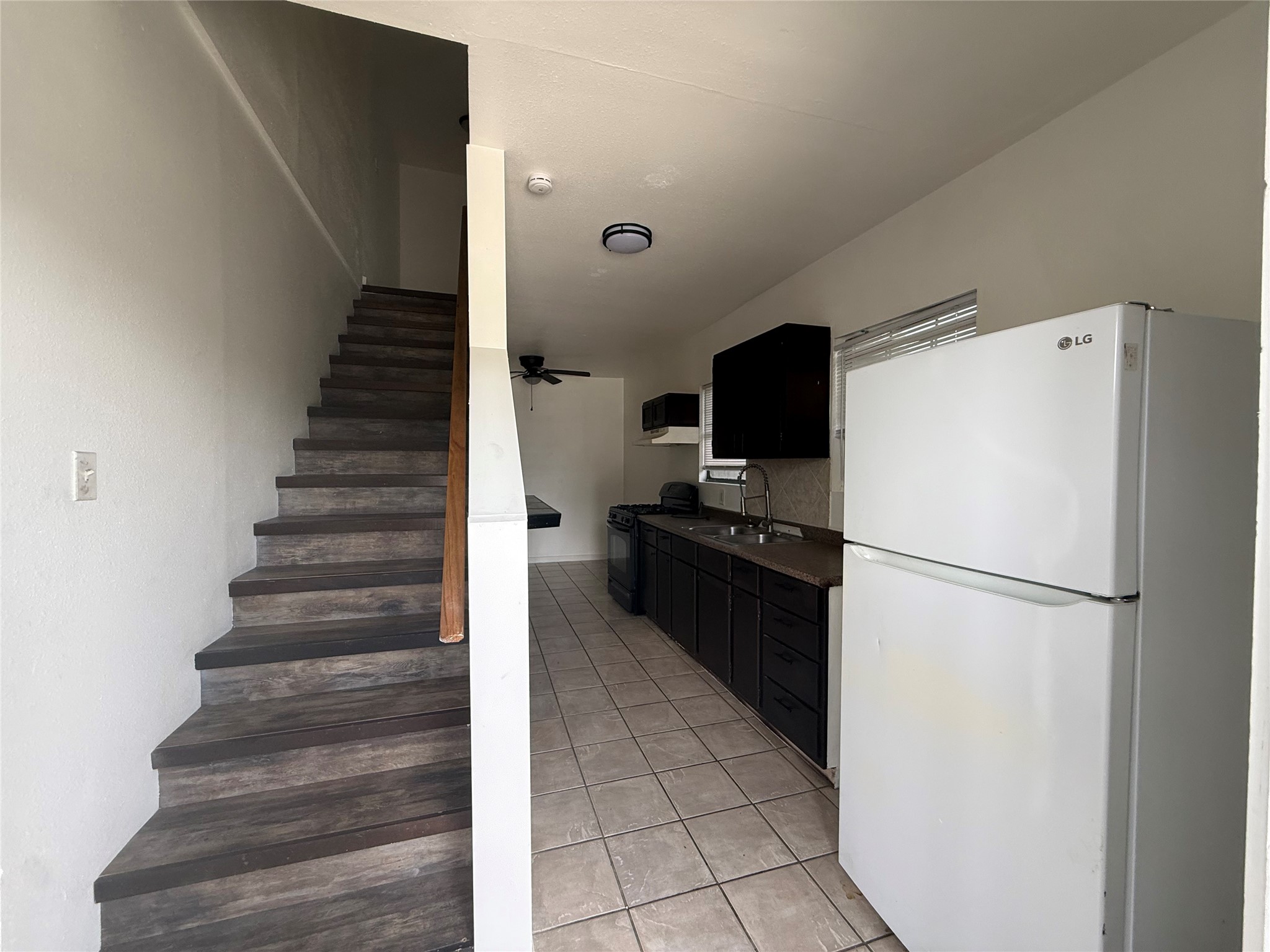 938 Zoe Street, Unit 1 Houston, TX 77020 - Photo 3 of 11