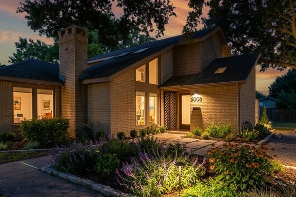 $975,000 | 5008 Locust Street, Bellaire, TX 77401