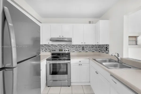 $2,900 | 685 West Park Drive, Unit 20611, Miami, FL 33172