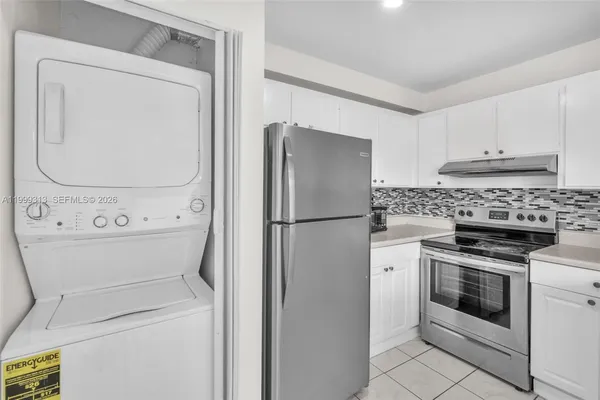 $2,900 | 685 West Park Drive, Unit 20611, Miami, FL 33172