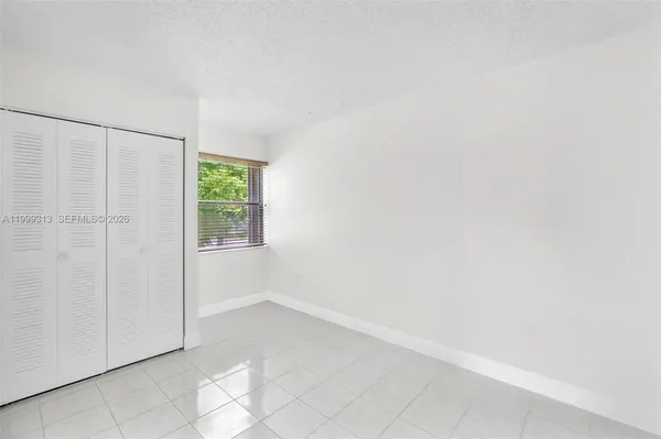 $2,900 | 685 West Park Drive, Unit 20611, Miami, FL 33172