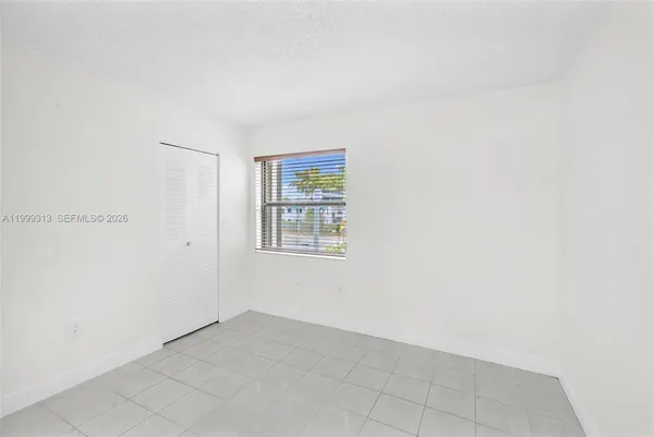 $2,900 | 685 West Park Drive, Unit 20611, Miami, FL 33172