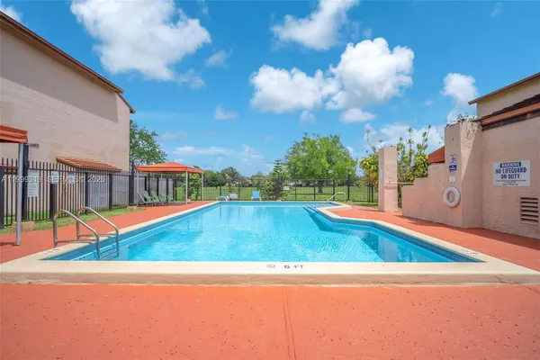 $2,900 | 685 West Park Drive, Unit 20611, Miami, FL 33172