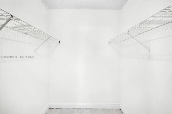 $2,900 | 685 West Park Drive, Unit 20611, Miami, FL 33172