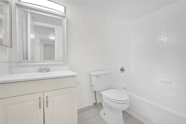 $2,900 | 685 West Park Drive, Unit 20611, Miami, FL 33172