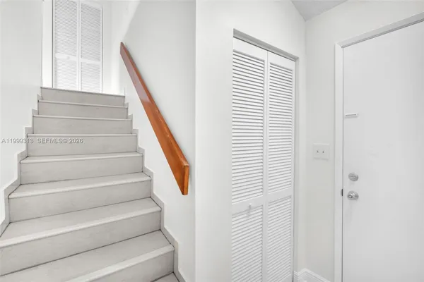 $2,900 | 685 West Park Drive, Unit 20611, Miami, FL 33172