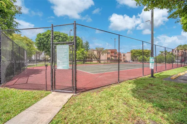 $2,900 | 685 West Park Drive, Unit 20611, Miami, FL 33172