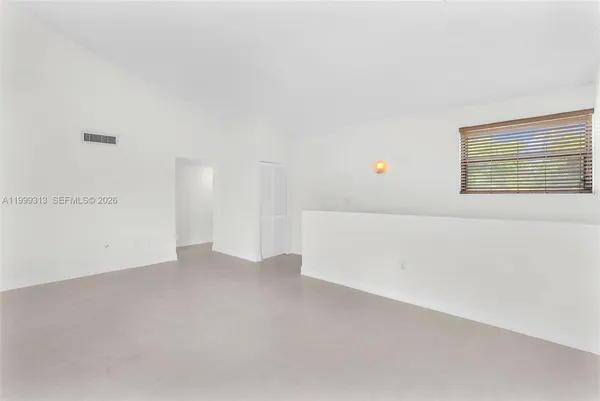 $2,900 | 685 West Park Drive, Unit 20611, Miami, FL 33172