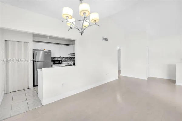 $2,900 | 685 West Park Drive, Unit 20611, Miami, FL 33172