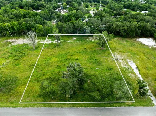 a view of a tennis court