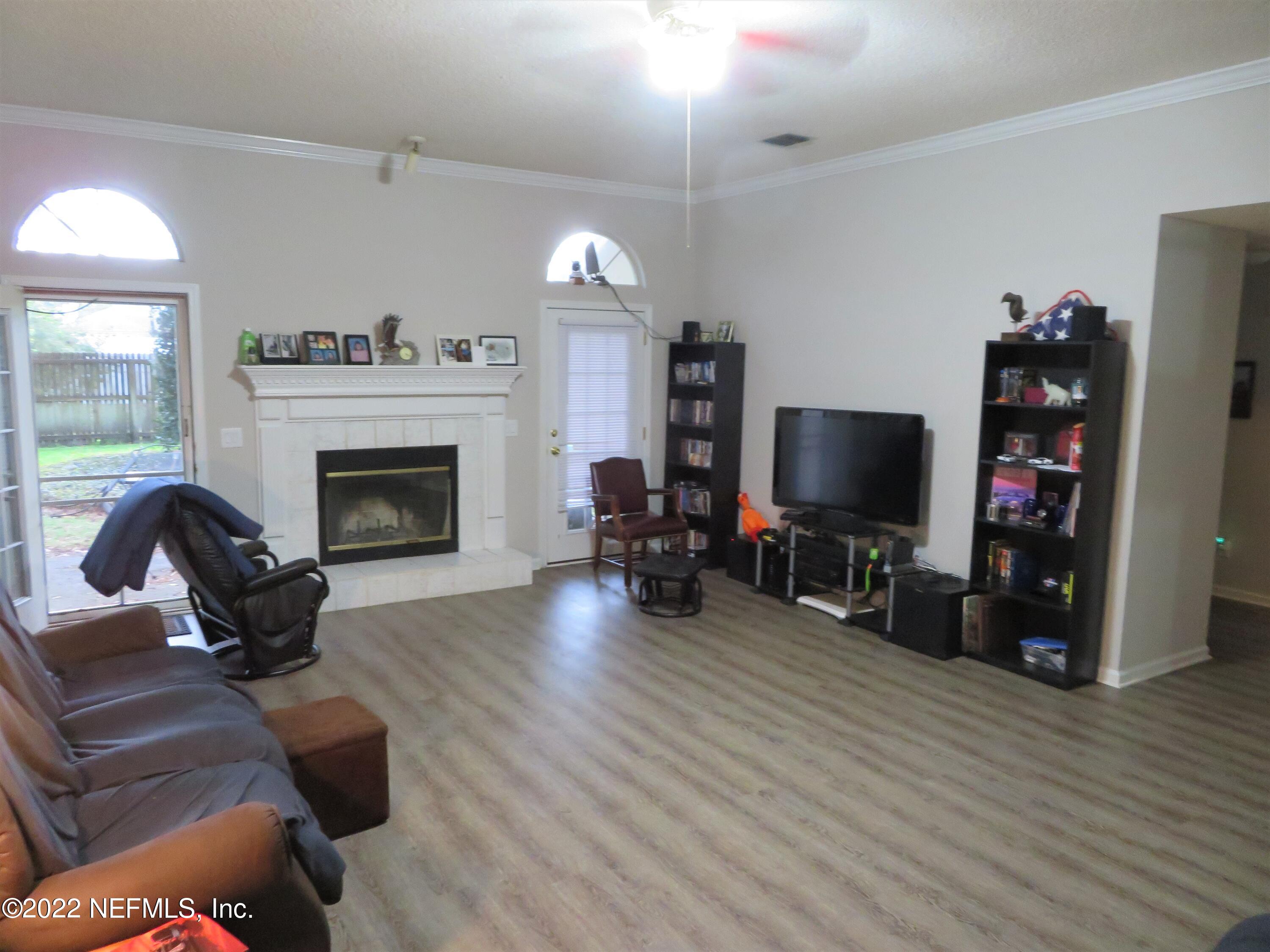 11941 Remsen Road Jacksonville, FL 32223 - Photo 4 of 10 Great Room 2